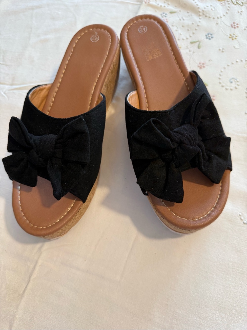 Women’s Black Bow Slide Sandals